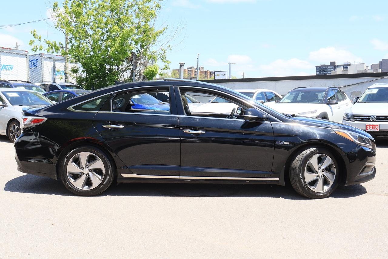2016 Hyundai Sonata Hybrid Ultimate | Leather | Pano Roof | Nav | Cam | BSM++ Photo