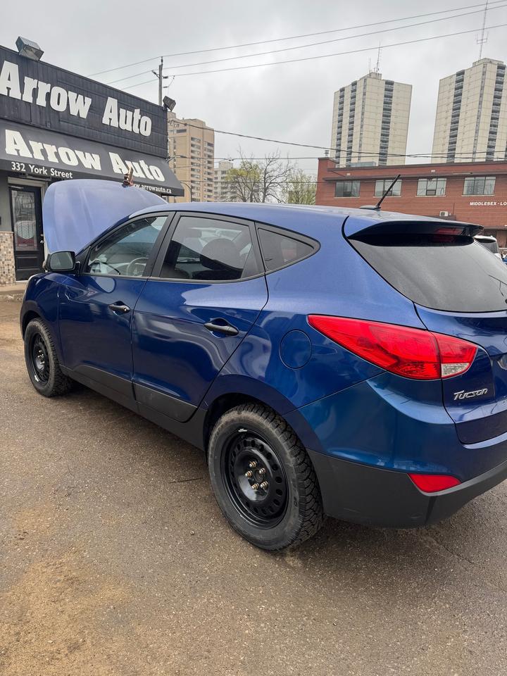 2014 Hyundai Tucson Base Photo3