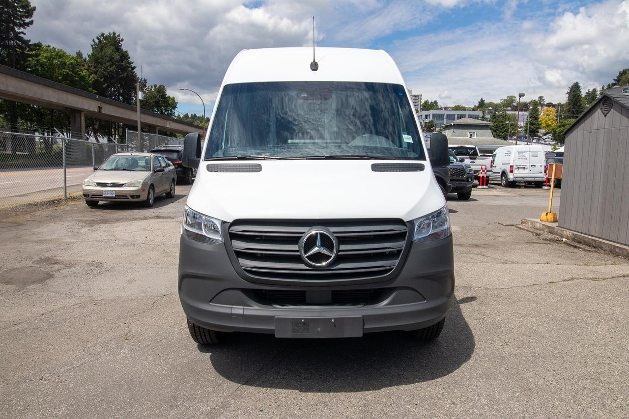 2023 Mercedes-Benz Sprinter 2500 Standard Roof I4 Gas 144" RWD Photo2