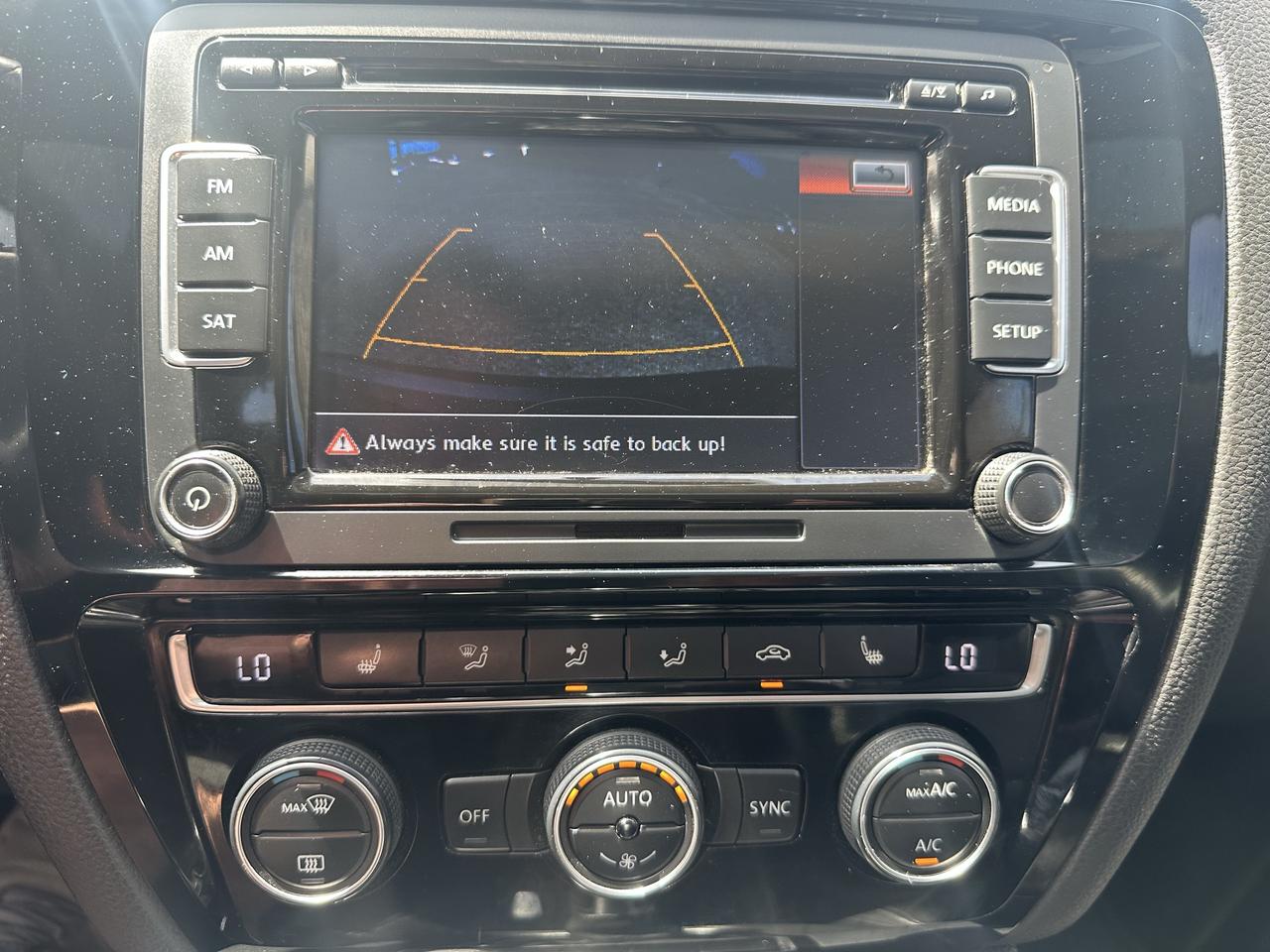 2015 Volkswagen Jetta 4dr 2.0 TDI DSG Highline Photo
