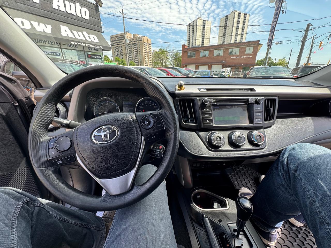 2017 Toyota RAV4 LE Photo
