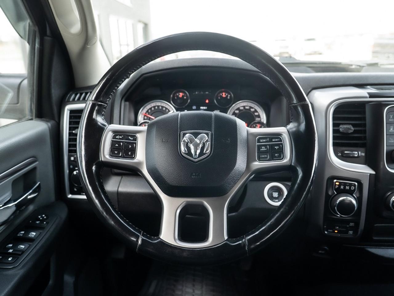 2022 RAM 1500 Classic SLT 4x4 Crew Cab Photo10