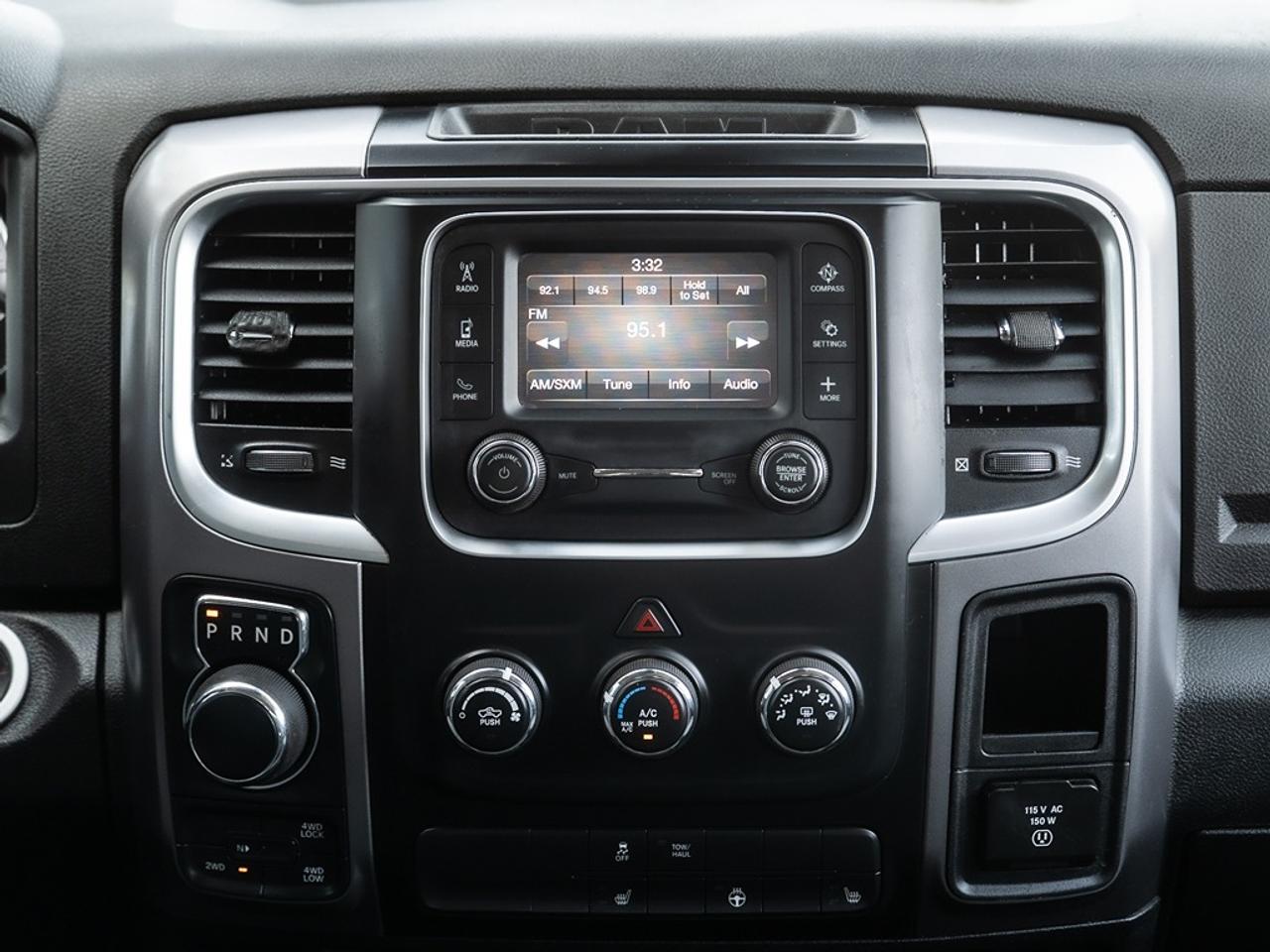 2022 RAM 1500 Classic SLT 4x4 Crew Cab Photo30