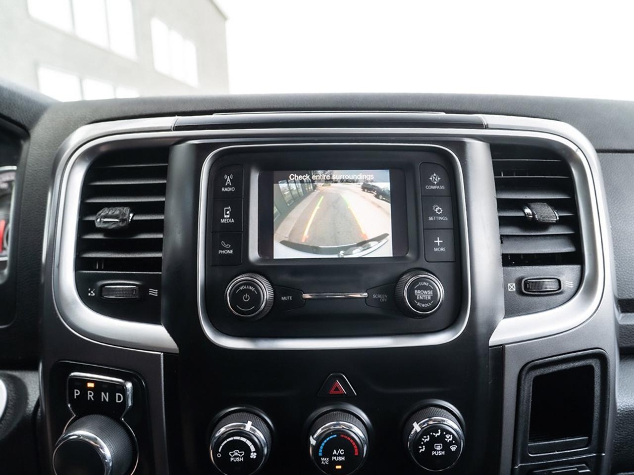 2022 RAM 1500 Classic SLT 4x4 Crew Cab Photo37