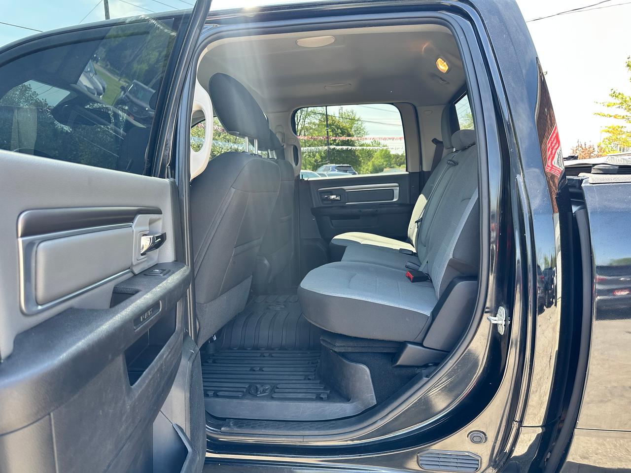 2021 RAM 1500 Classic SLT 4X4 HTD-Cloth Alpine NAV XM BackupCam A/C HEMI Photo