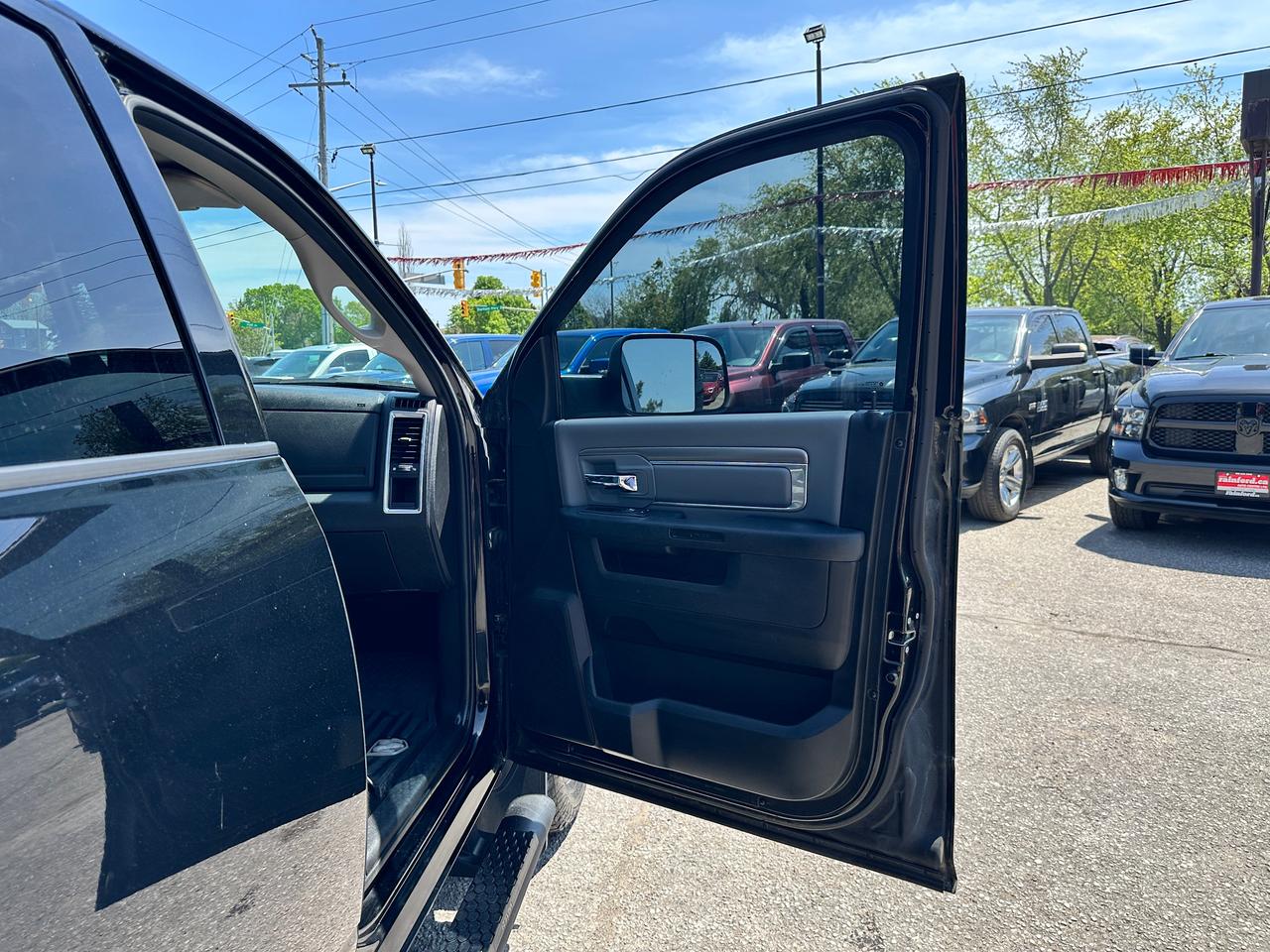 2021 RAM 1500 Classic SLT 4X4 HTD-Cloth Alpine NAV XM BackupCam A/C HEMI Photo