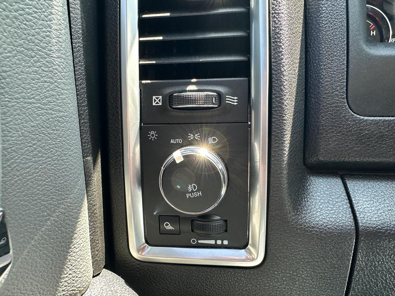 2021 RAM 1500 Classic SLT 4X4 HTD-Cloth Alpine NAV XM BackupCam A/C HEMI Photo
