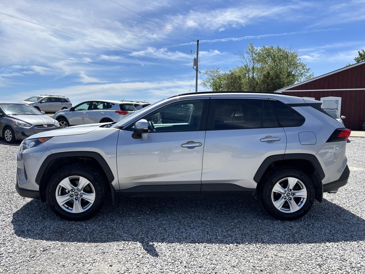 2019 Toyota RAV4 LE Photo