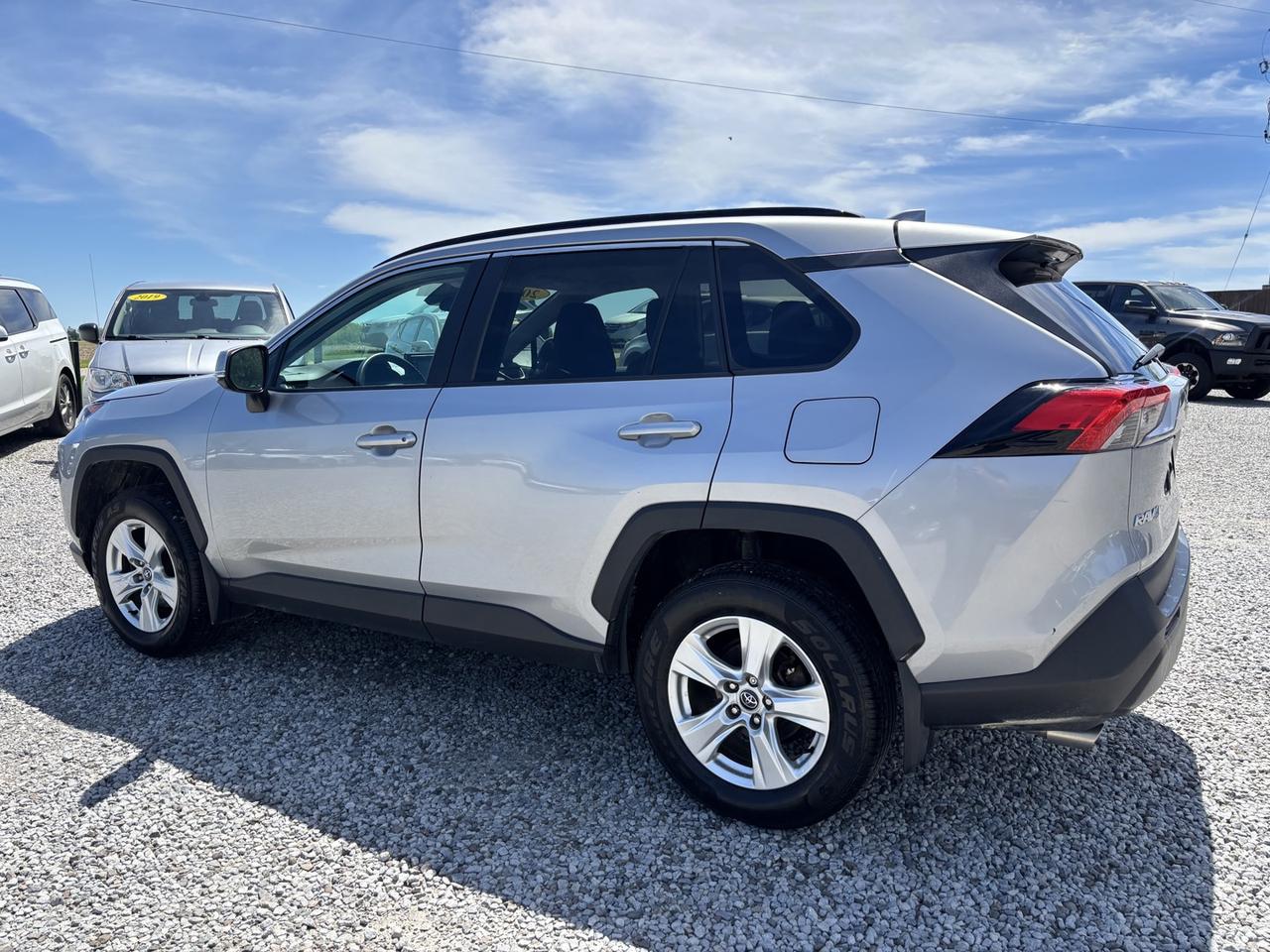 2019 Toyota RAV4 LE Photo