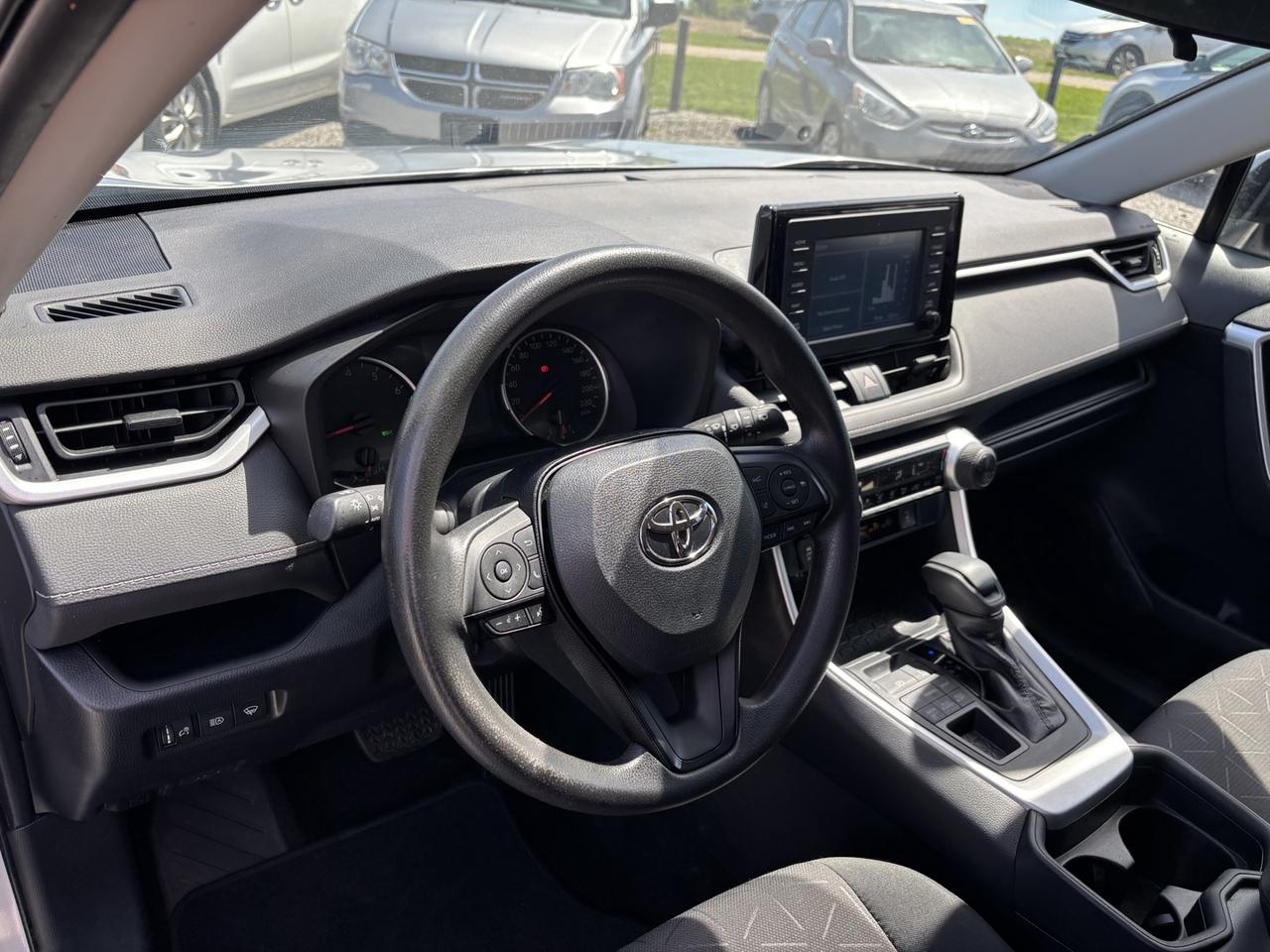 2019 Toyota RAV4 LE Photo