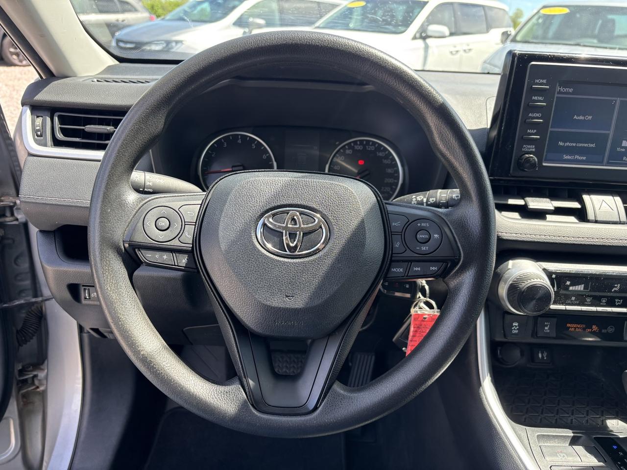 2019 Toyota RAV4 LE Photo