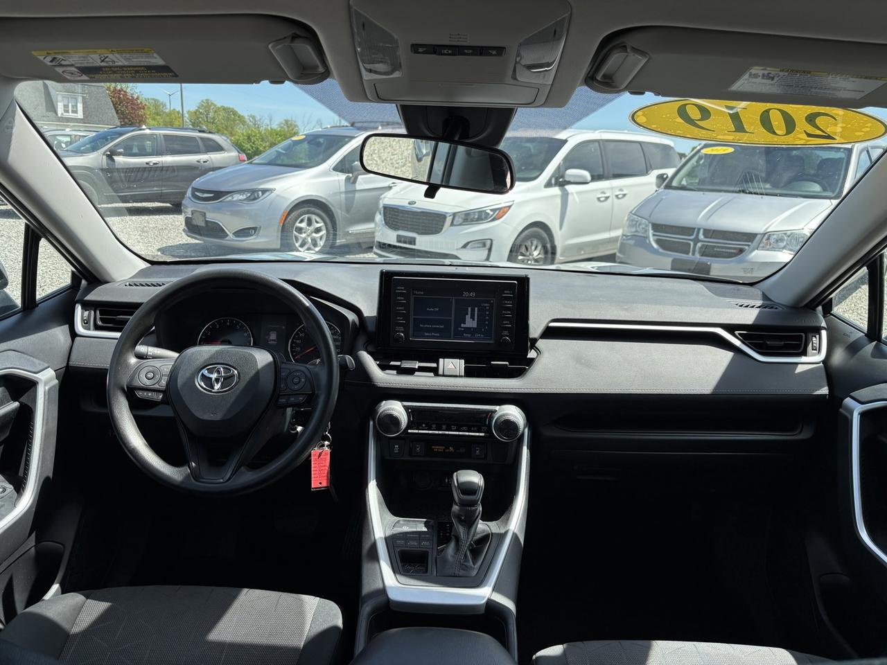 2019 Toyota RAV4 LE Photo