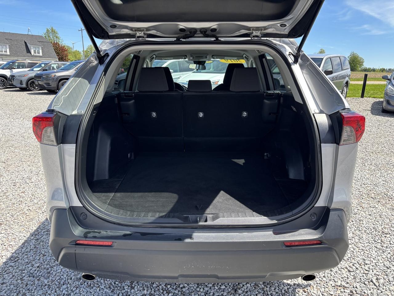 2019 Toyota RAV4 LE Photo