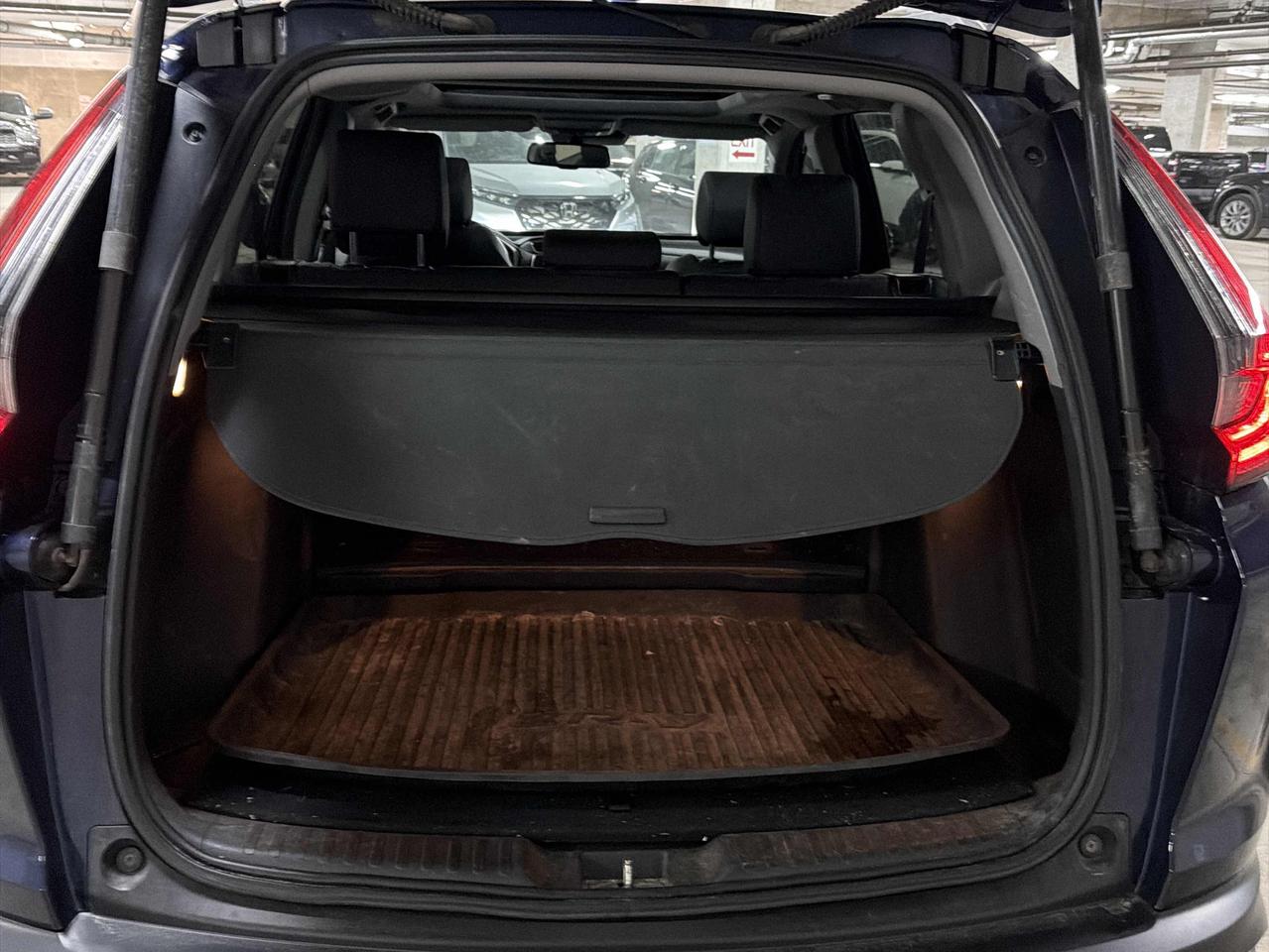 2020 Honda CR-V Touring, LOW KM'S, AWD, CARPLAY, AND MORE! Photo