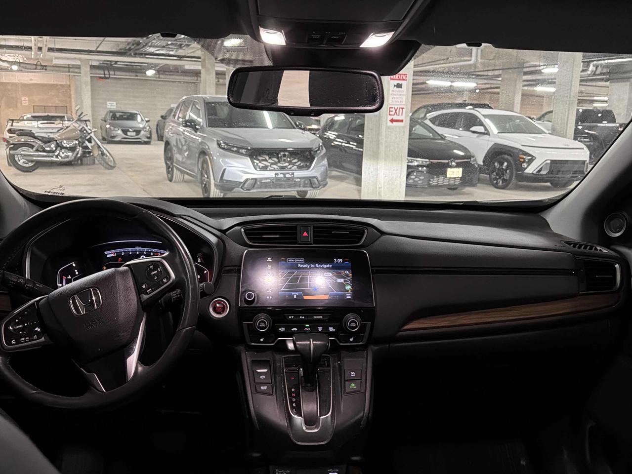 2020 Honda CR-V Touring, LOW KM'S, AWD, CARPLAY, AND MORE! Photo