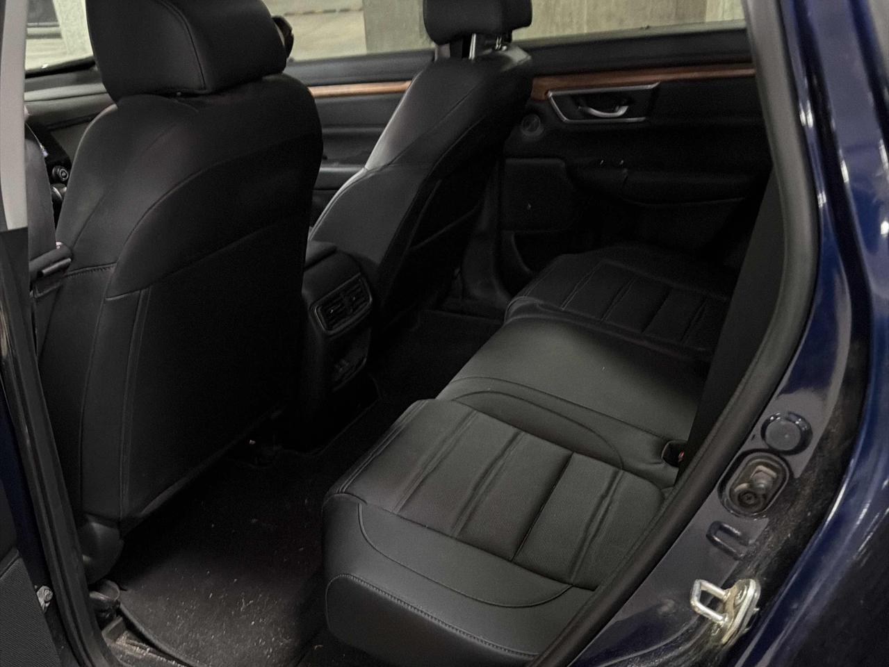 2020 Honda CR-V Touring, LOW KM'S, AWD, CARPLAY, AND MORE! Photo