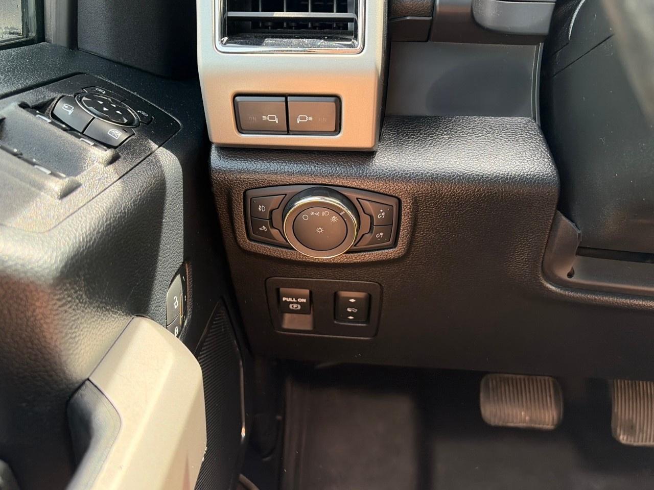 2020 Ford F-150 Lariat 4WD SuperCrew 6.5' Box Photo