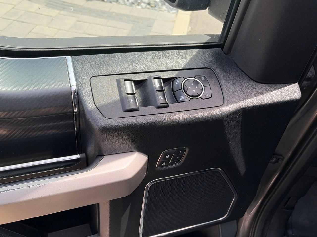 2020 Ford F-150 Lariat 4WD SuperCrew 6.5' Box Photo