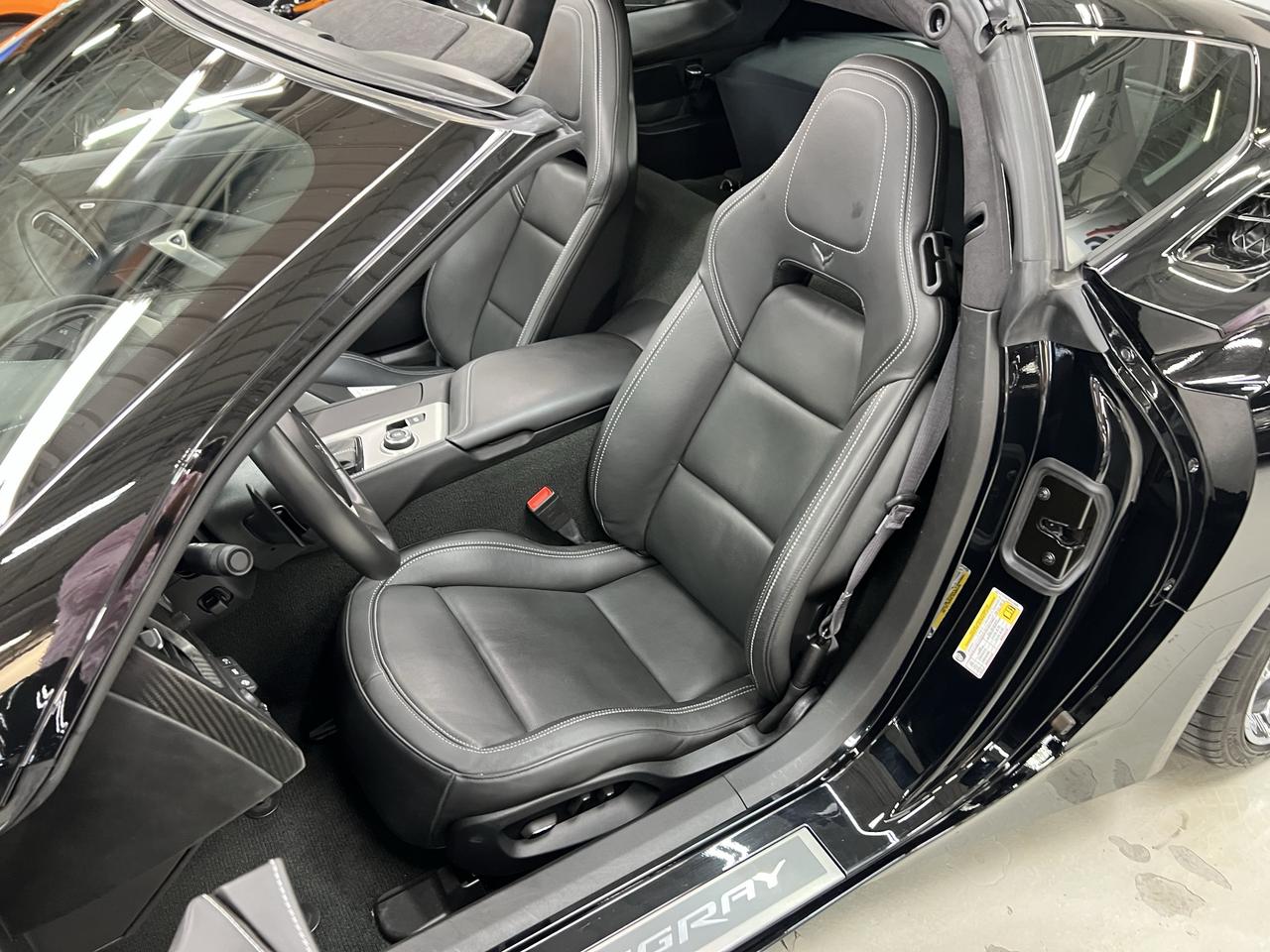2015 Chevrolet Corvette 3LT Stingray Coupe  – One Owner – Only 7,744 kms Photo