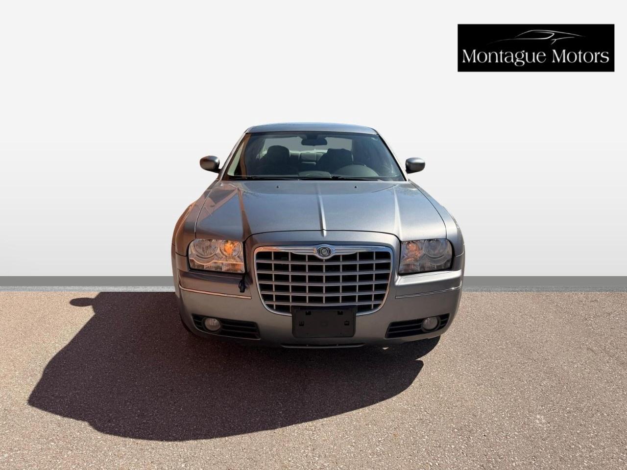 2006 Chrysler 300 4dr Sdn 300 RWD Photo