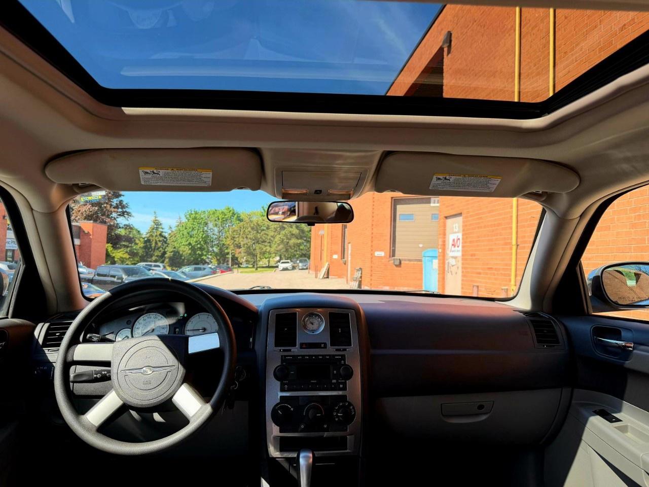 2006 Chrysler 300 4dr Sdn 300 RWD Photo