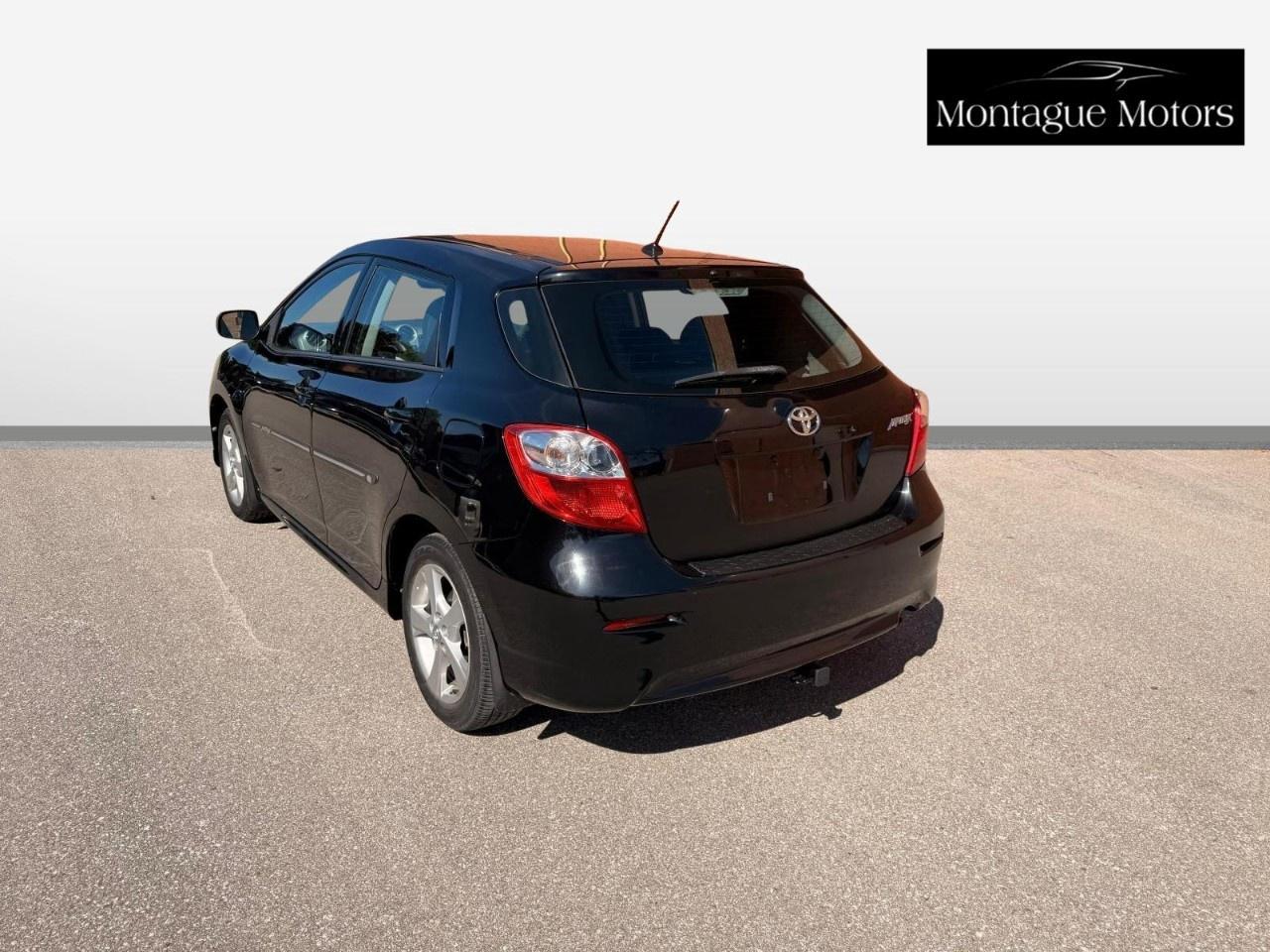 2014 Toyota Matrix 4DR WGN MAN FWD Photo