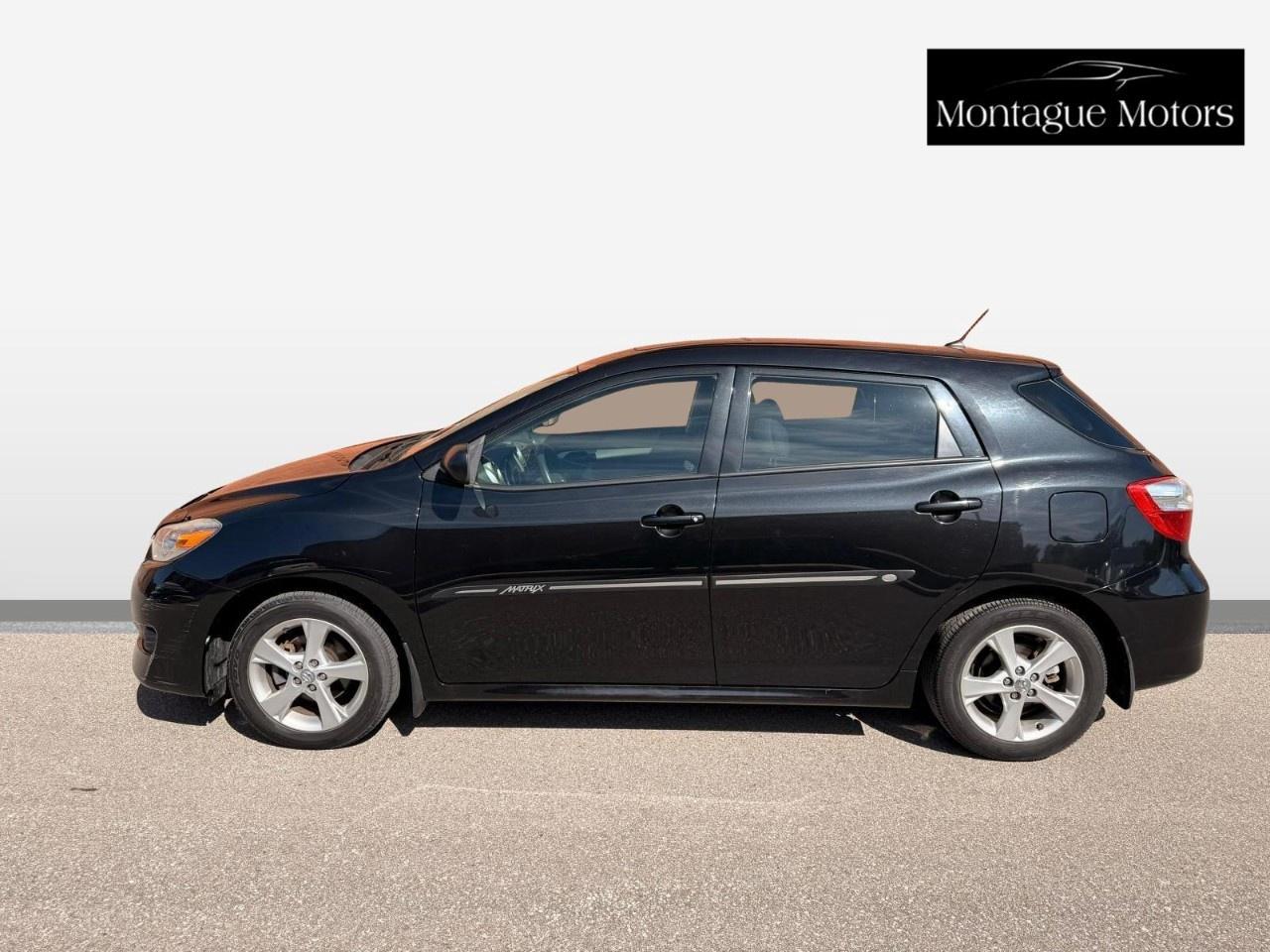 2014 Toyota Matrix 4DR WGN MAN FWD Photo