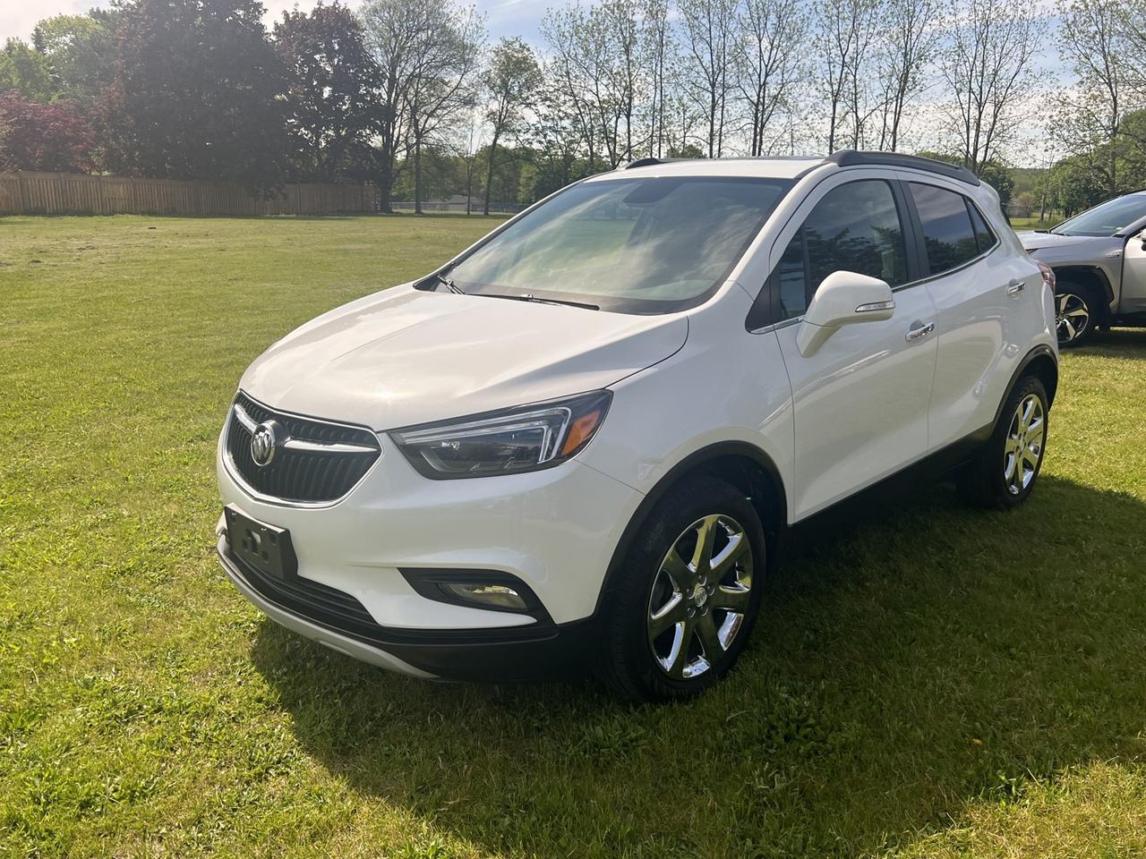 2019 Buick Encore Essence AWD Photo0