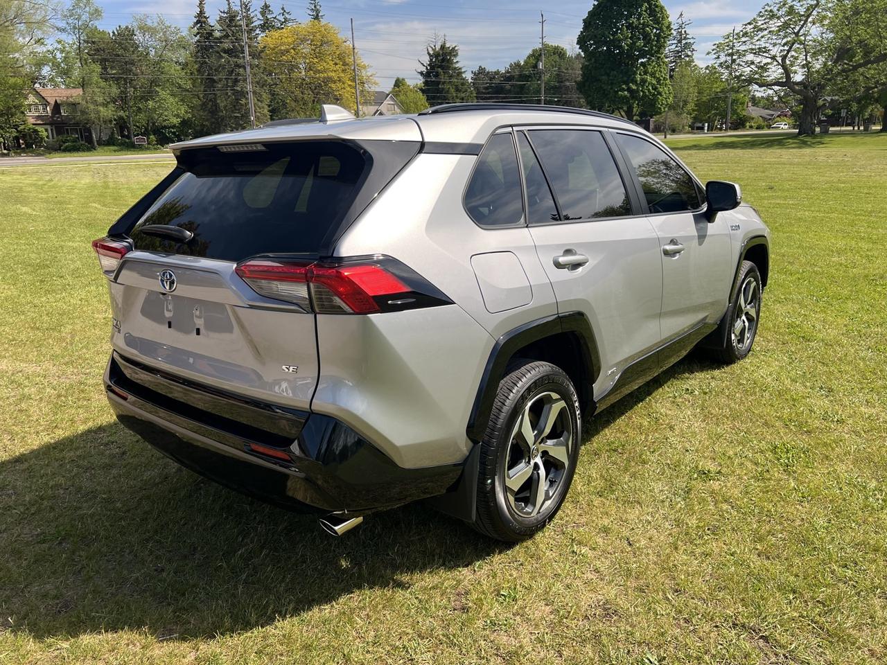 2023 Toyota RAV4 Prime SE AWD *ONE Owner Photo4