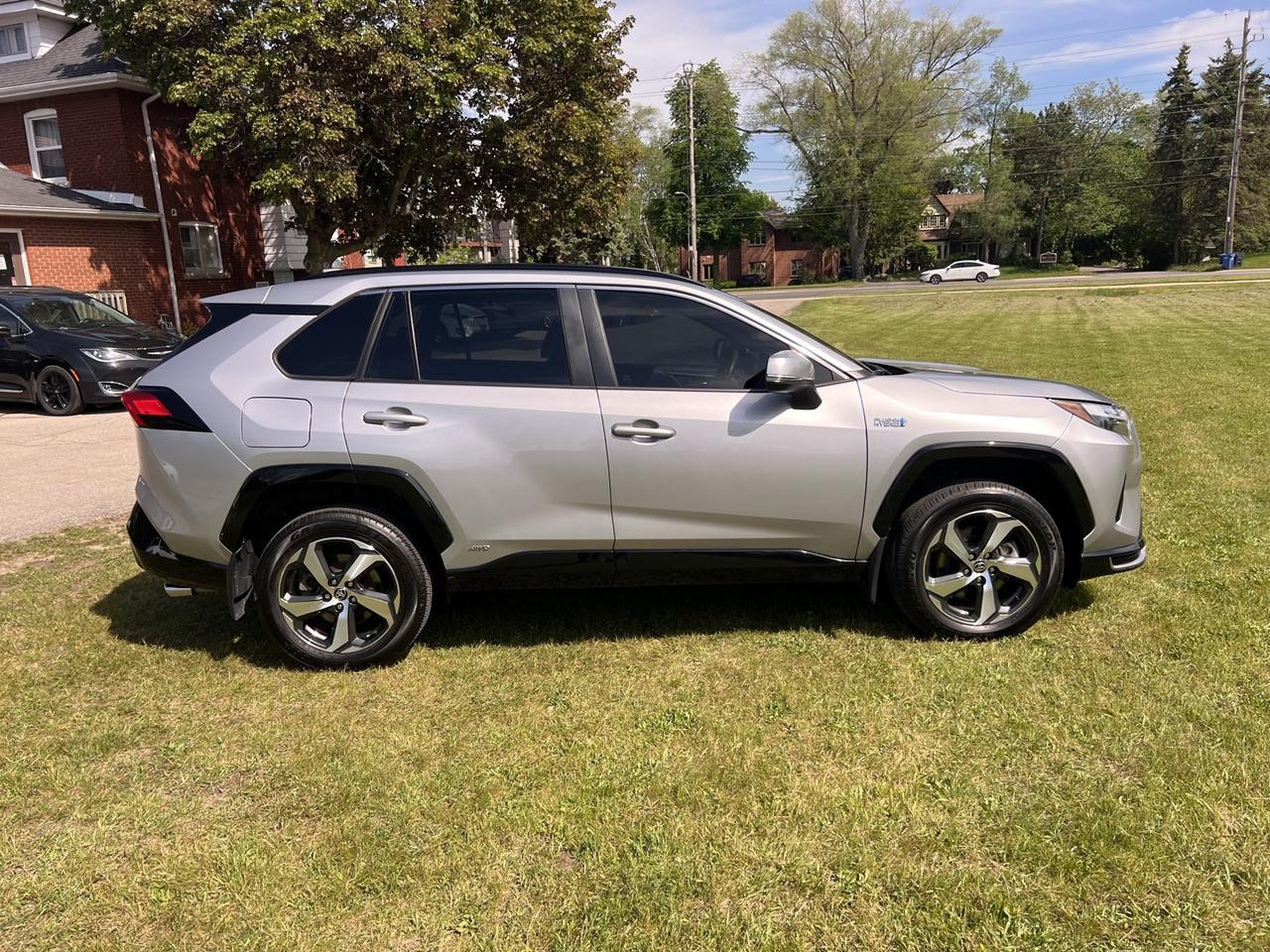 2023 Toyota RAV4 Prime SE AWD *ONE Owner Photo3