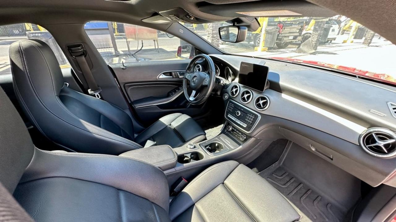 2018 Mercedes-Benz CLA 250 * AWD * MUST SEE CLA 250 4MATIC Photo