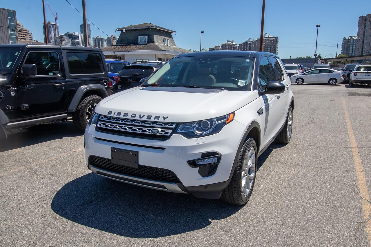 2016 Land Rover Discovery Sport HSE Photo0