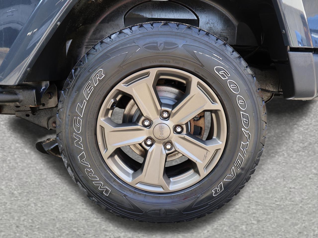 2018 Jeep Wrangler V6 GOLDEN EAGLE 4WD 6SPD/SHFT CERTIFIED *LOW KMS* *ACCIDENT FREE*2nd WINTER* BLUETOOTH CRUISE ALLOYS Photo