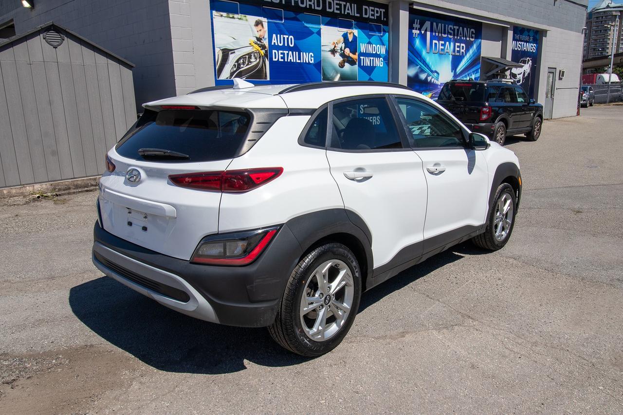 2022 Hyundai KONA 2.0L LE FWD Photo4