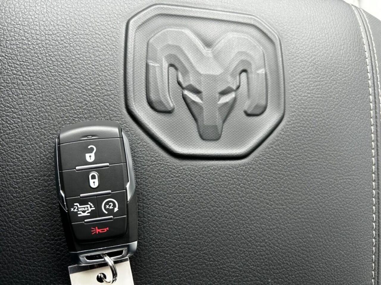 14163886