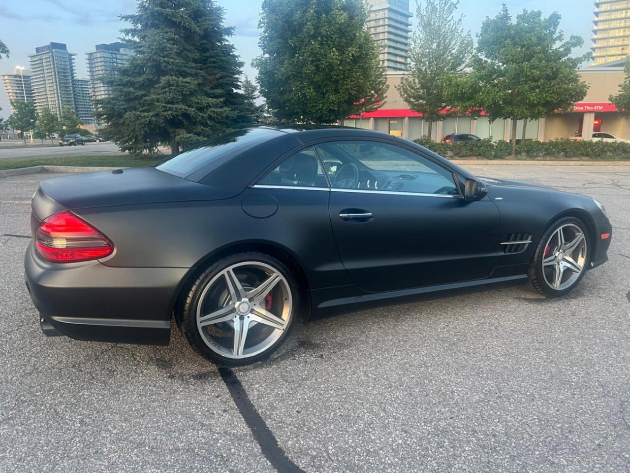 2011 Mercedes-Benz SL-Class SL 550 Night Edition Photo