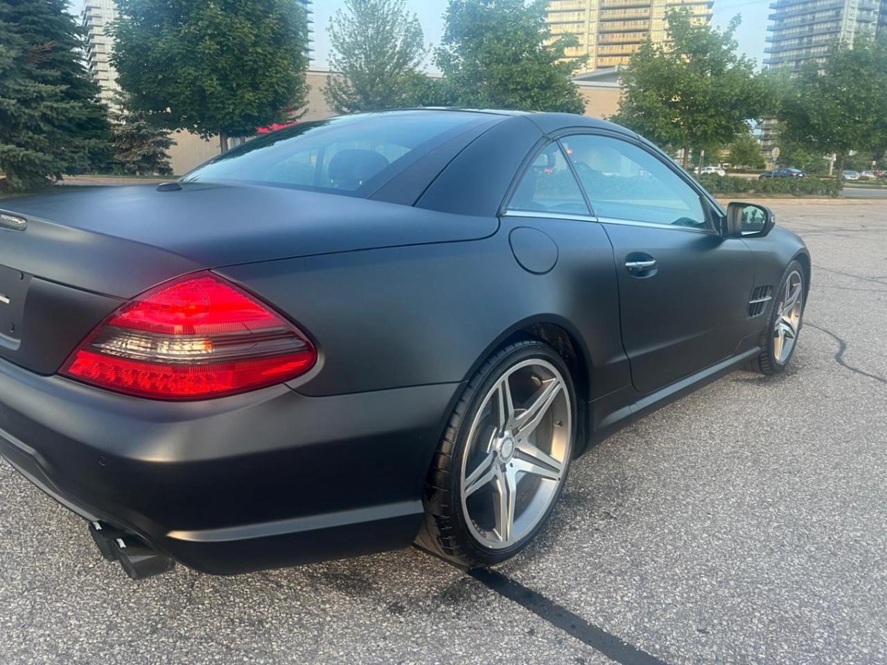 2011 Mercedes-Benz SL-Class SL 550 Night Edition Photo4