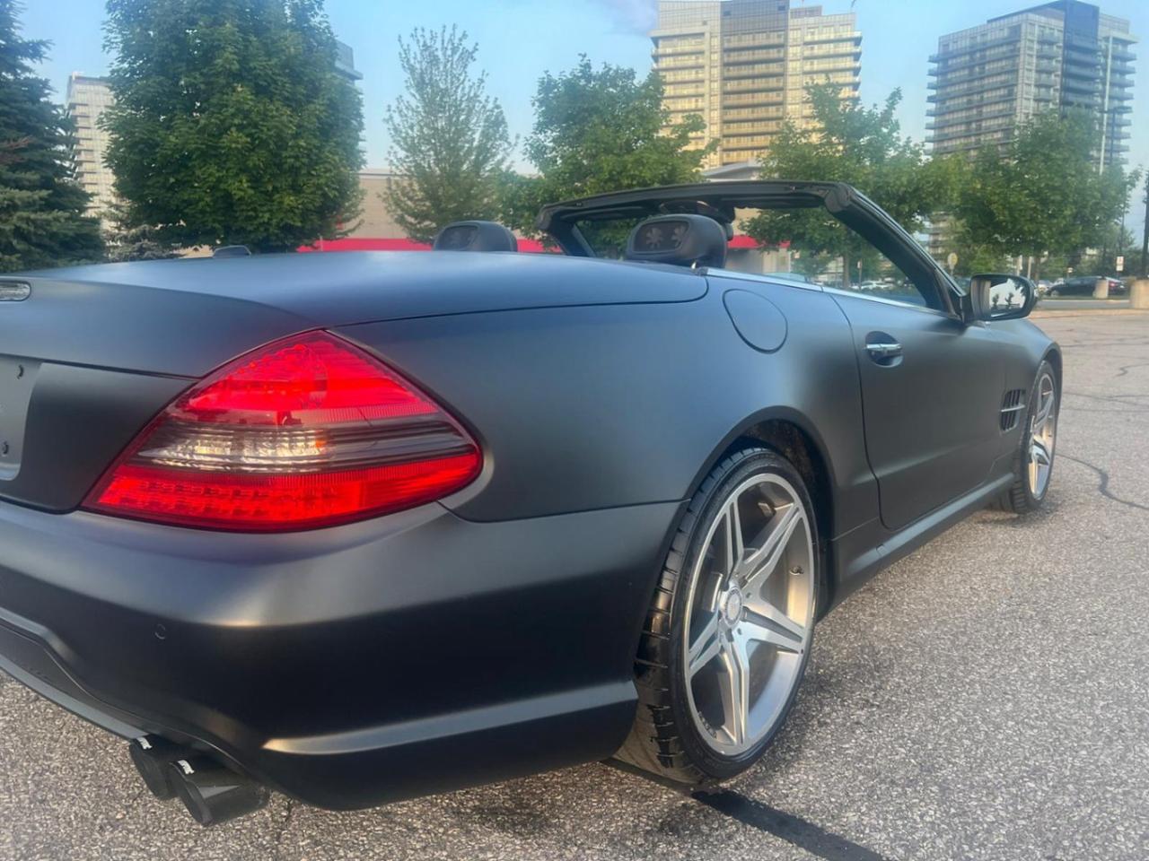 2011 Mercedes-Benz SL-Class SL 550 Night Edition Photo