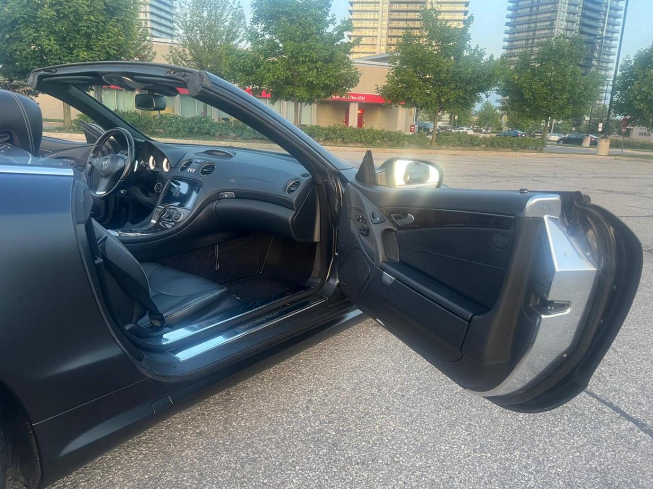 2011 Mercedes-Benz SL-Class SL 550 Night Edition Photo