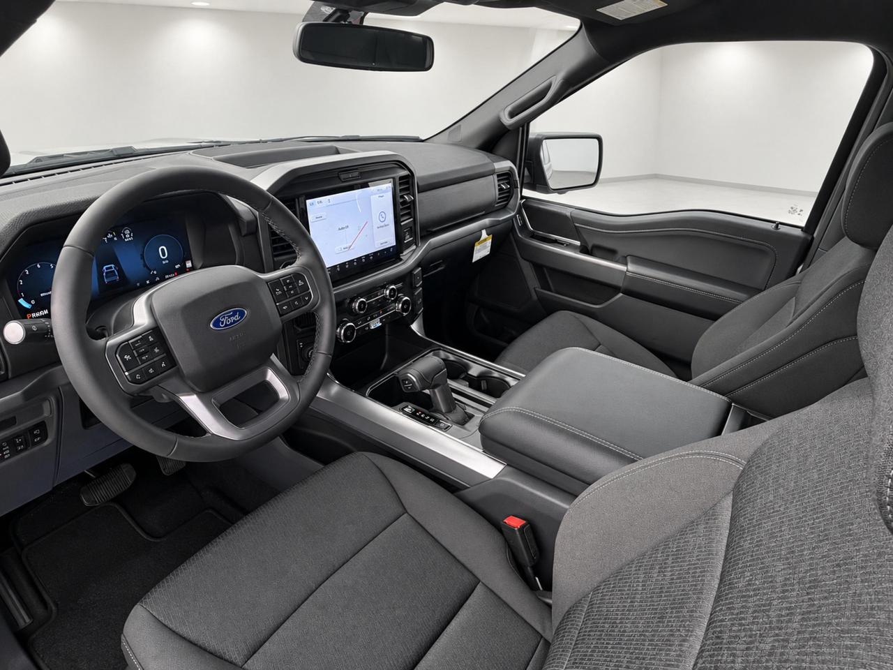2026 Ford F-150 XLT Photo2