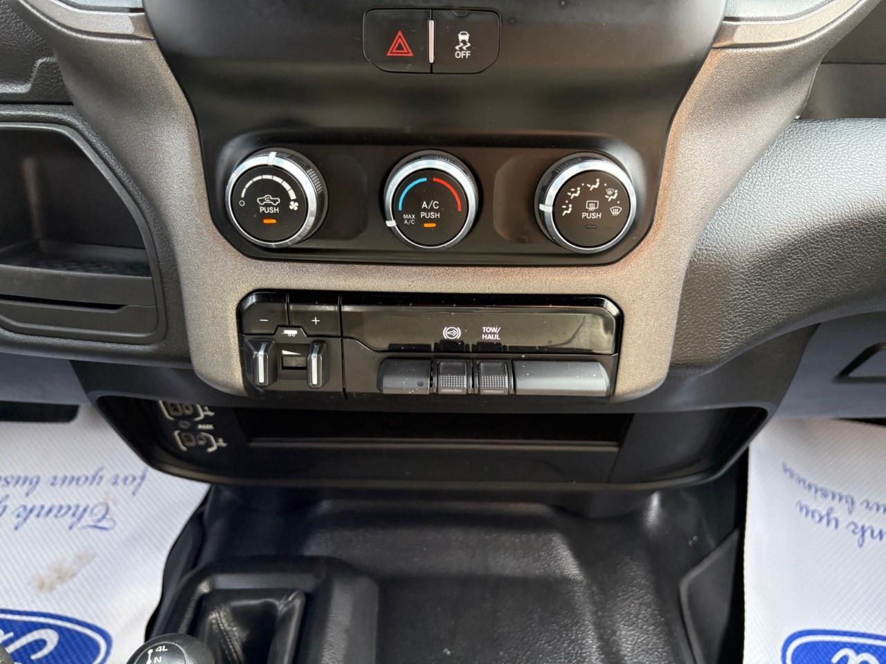 2022 RAM 3500 Tradesman 4x4 Crew Cab 8' Box Photo
