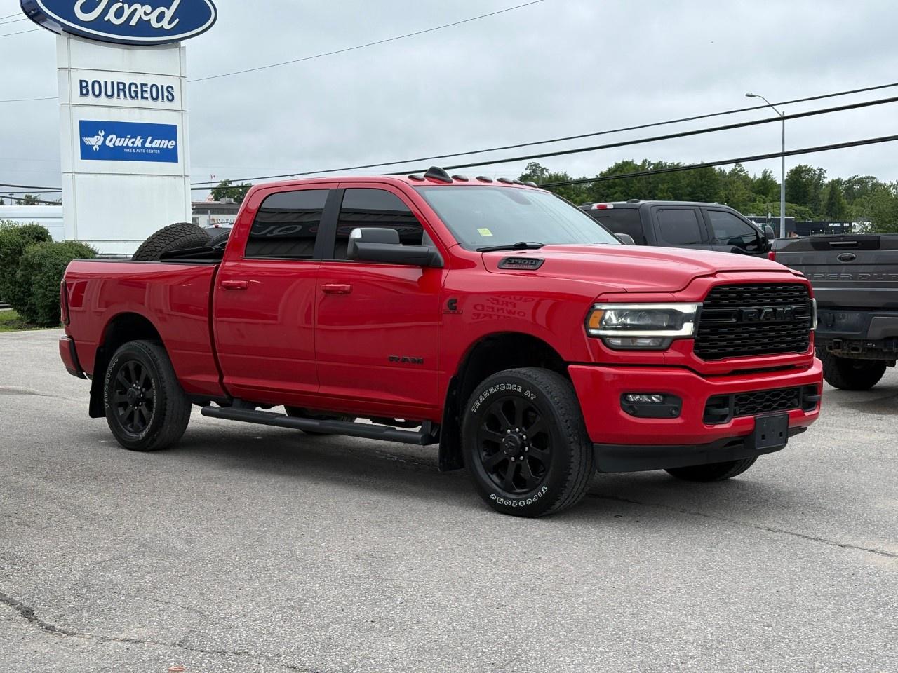 2022 RAM 3500 Big Horn 4x4 Crew Cab 6'4" Box Photo4