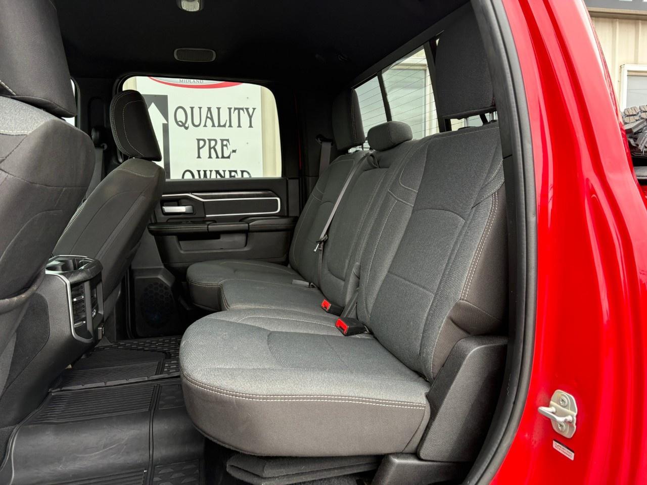 2022 RAM 3500 Big Horn 4x4 Crew Cab 6'4" Box Photo