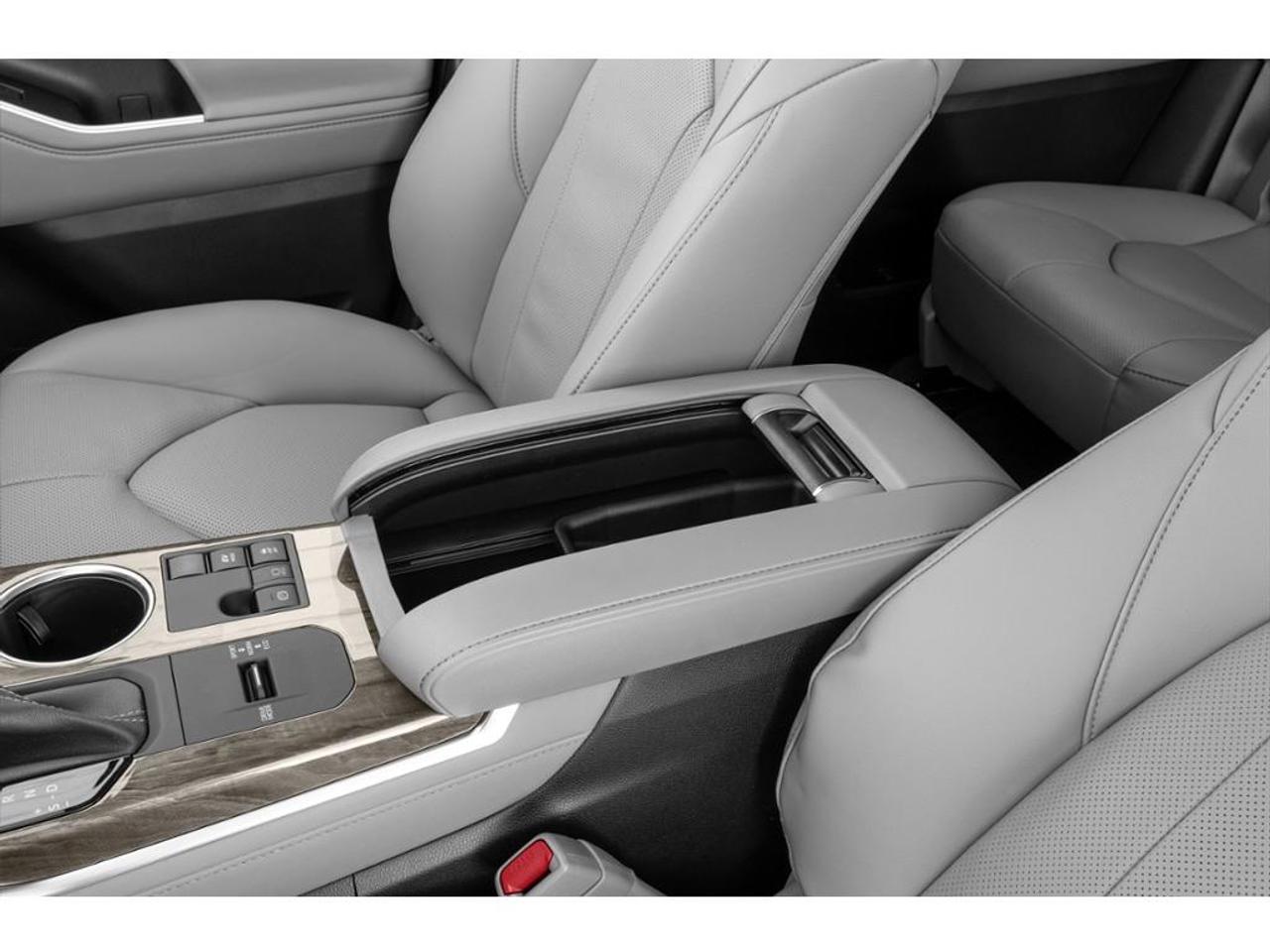 2025 Toyota Highlander Hybrid Limited Photo