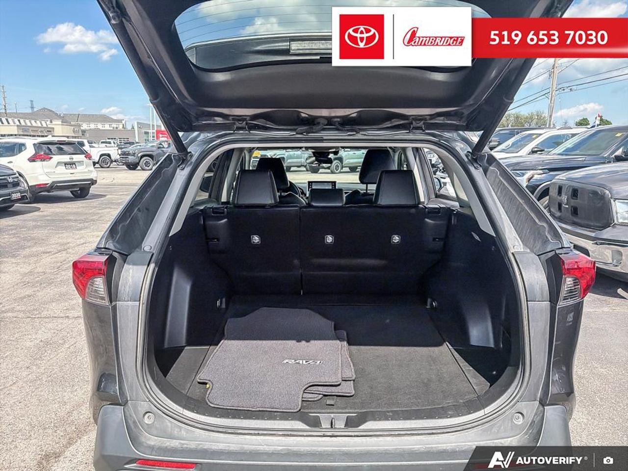 2020 Toyota RAV4 XLE Photo
