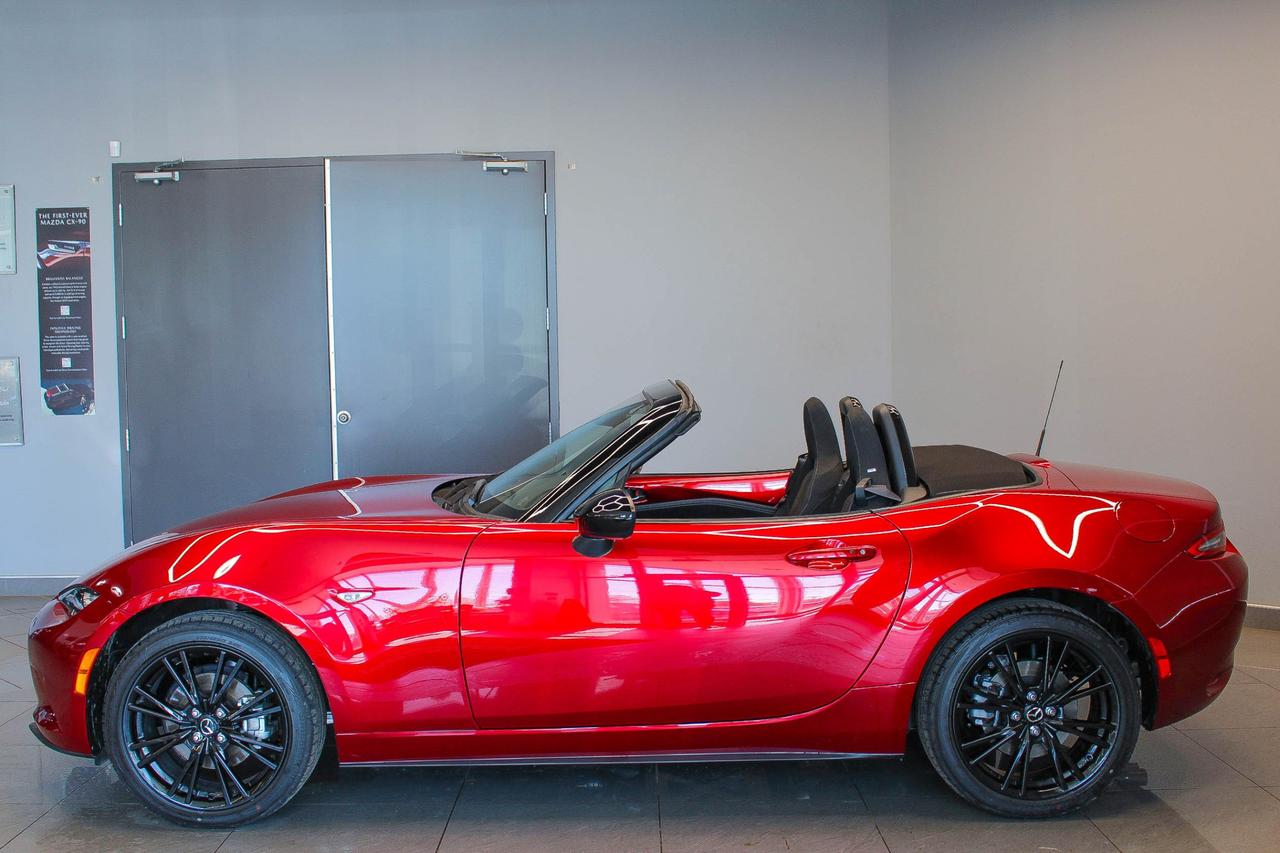 2025 Mazda Miata MX-5 GS-P AUTOMATIC - LOW KMS - SOFT TOP - BOSE AUDIO Photo2
