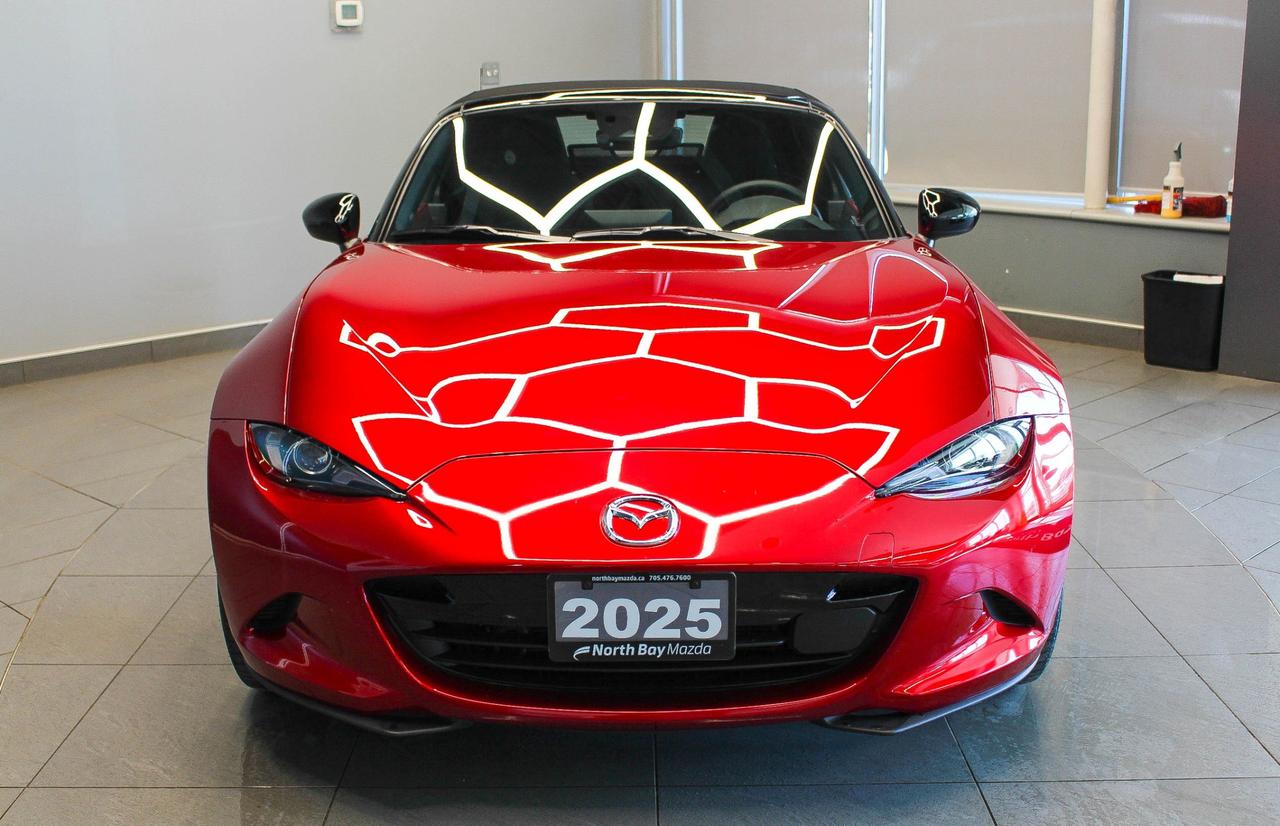 2025 Mazda Miata MX-5 GS-P AUTOMATIC - LOW KMS - SOFT TOP - BOSE AUDIO Photo3