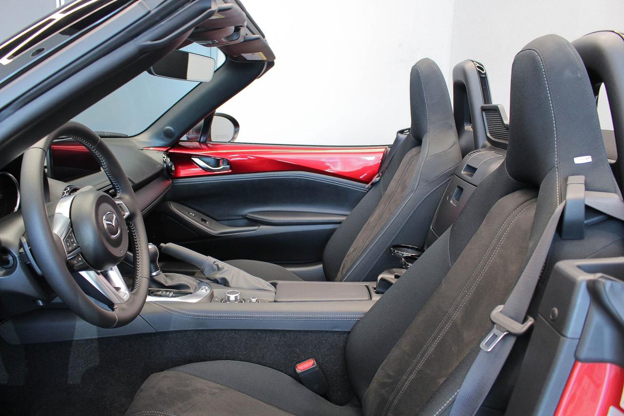 2025 Mazda Miata MX-5 GS-P AUTOMATIC - LOW KMS - SOFT TOP - BOSE AUDIO Photo