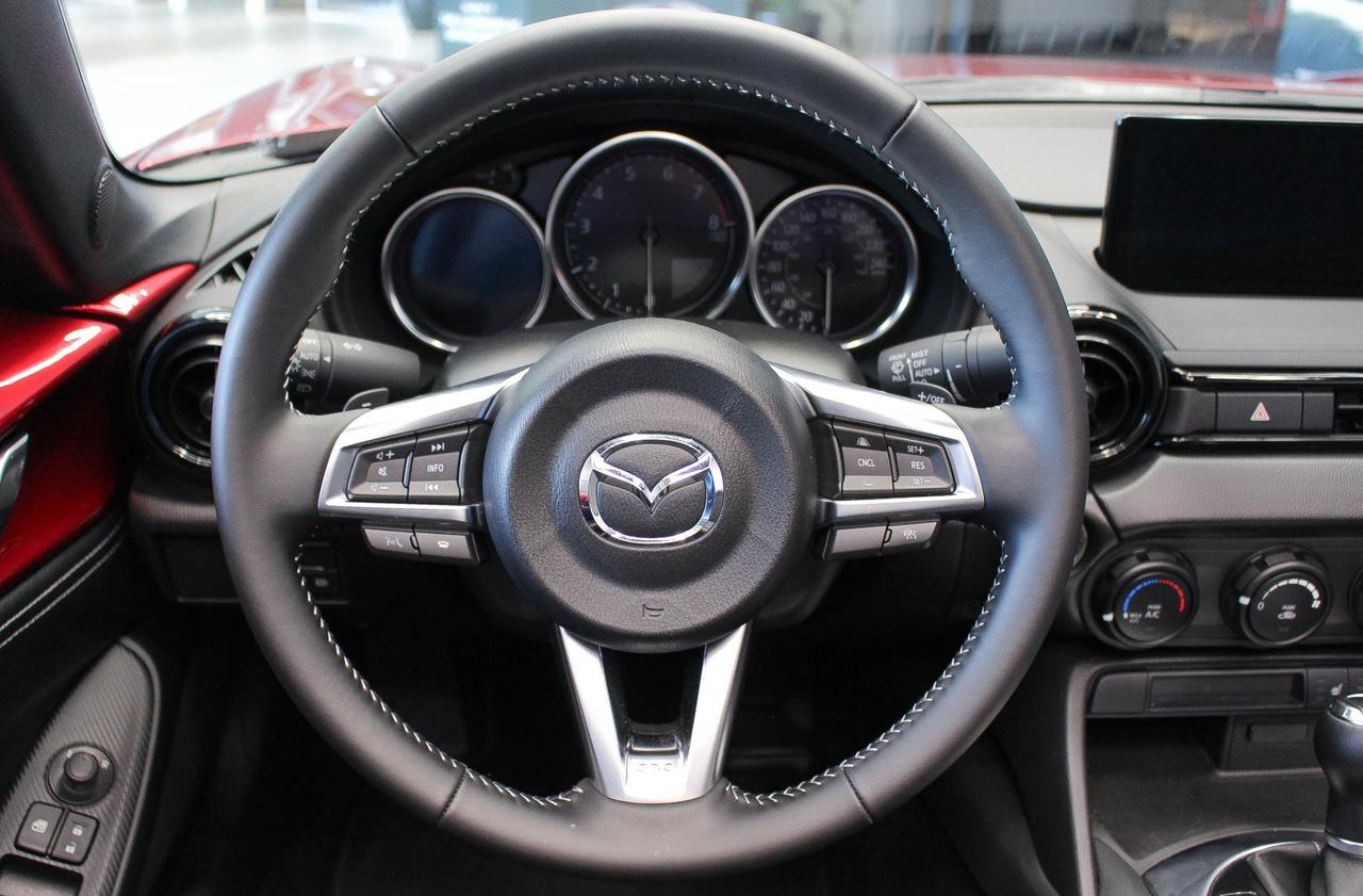 2025 Mazda Miata MX-5 GS-P AUTOMATIC - LOW KMS - SOFT TOP - BOSE AUDIO Photo