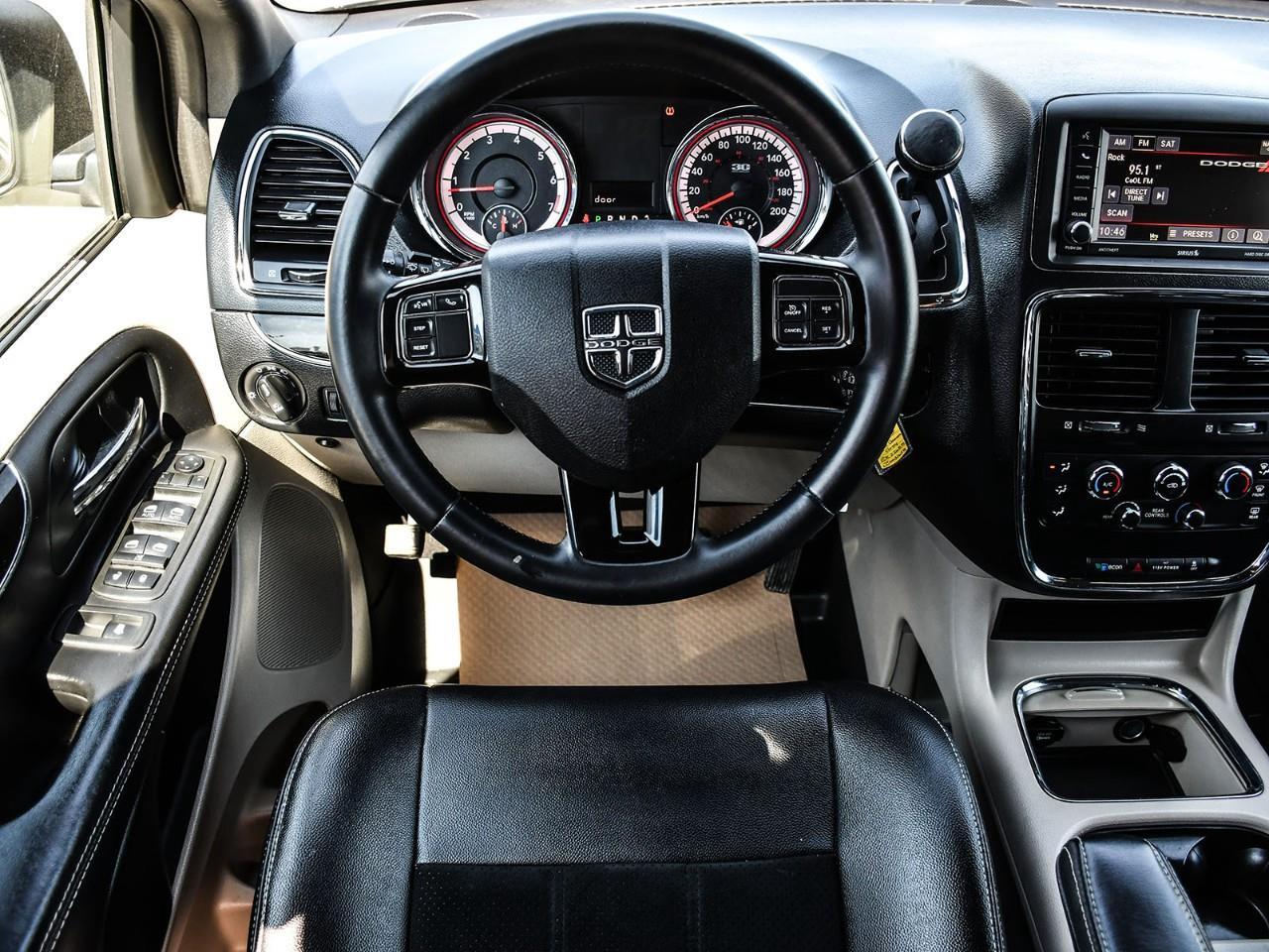 2014 Dodge Grand Caravan SE/SXT Photo